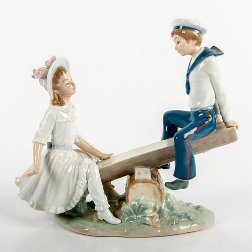 SEE-SAW 1001255 - LLADRO PORCELAIN FIGURINEGlazed;