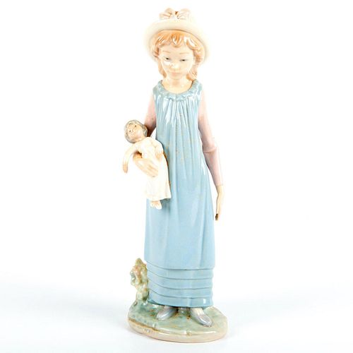BELINDA WITH HER DOLL 01005045 - LLADRO
