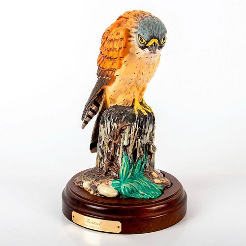 ROYAL DOULTON FIGURINE KESTREL 397e0e