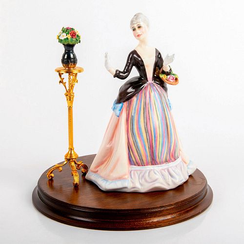 FLOWER ARRANGING HN3040 - ROYAL DOULTON