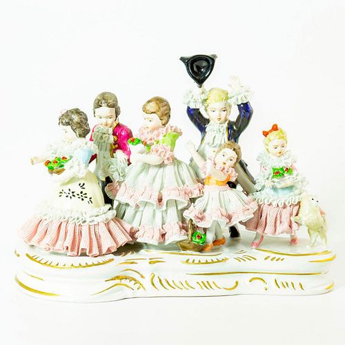 WILHELM RITTIRSCH DRESDEN FIGURINE GROUPING,