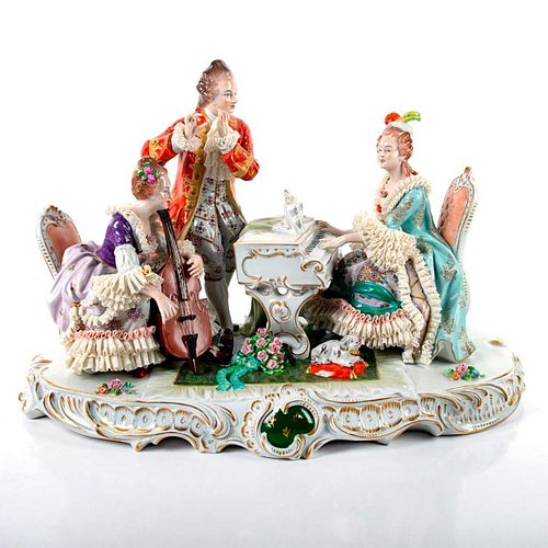 LARGE SITZENDORF PORCELAIN FIGURINE 39855e