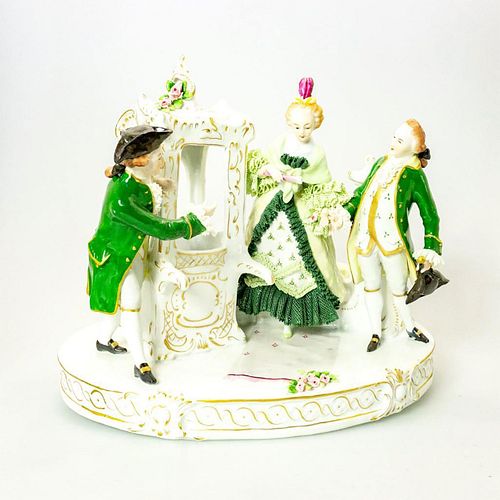 SITZENDORF PORCELAIN FIGURINE  39855f