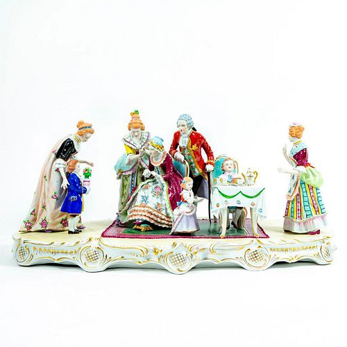 LARGE SITZENDORF PORCELAIN FIGURINE