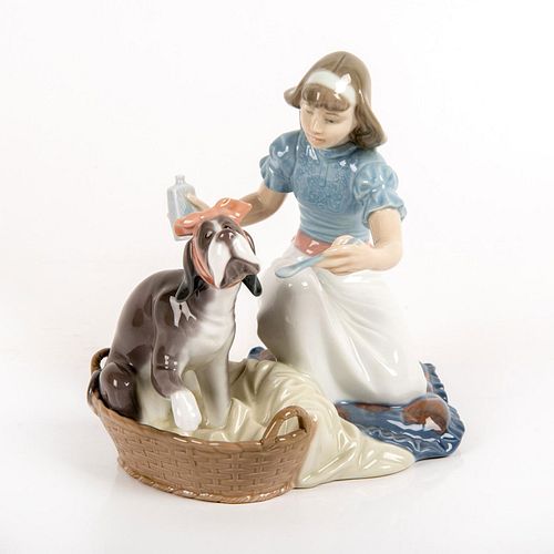 TAKE YOUR MEDICINE 1005921 - LLADRO