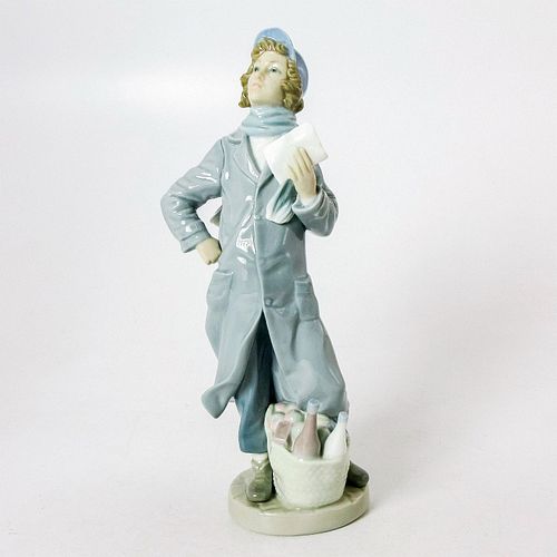 DELIVERY BOY 1004906 - LLADRO PORCELAIN