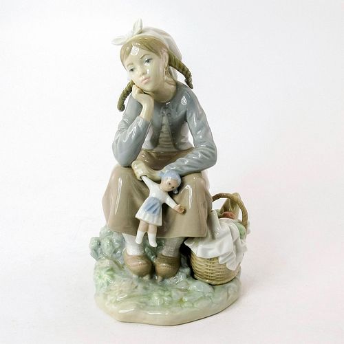 GIRL WITH DOLL 1001211 LLADRO 395fb1