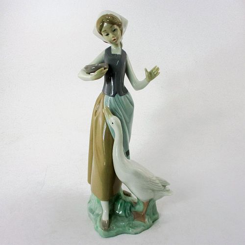 GIRL WITH DUCK 1001052 LLADRO 395fb3