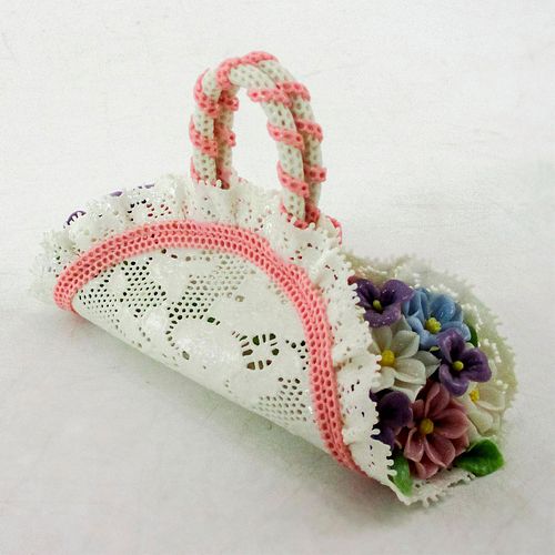 SMALL PINK FLOWER BASKET 1011559