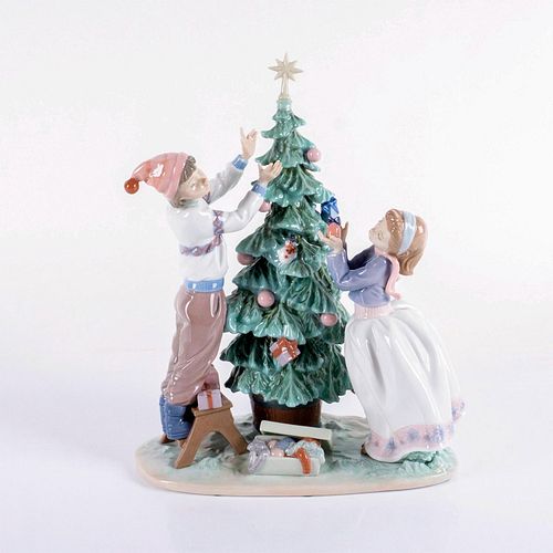 TRIMMING THE TREE 1005897 LLADRO 3964d9