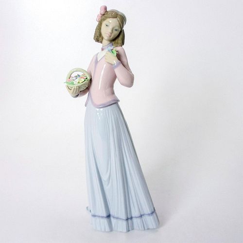 INNOCENCE IN BLOOM 1007644 LLADRO 396535