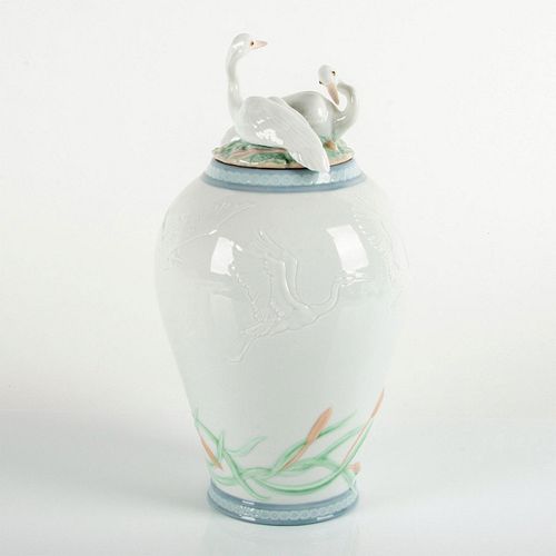 HERON'S REALM COVERED VASE 1006880