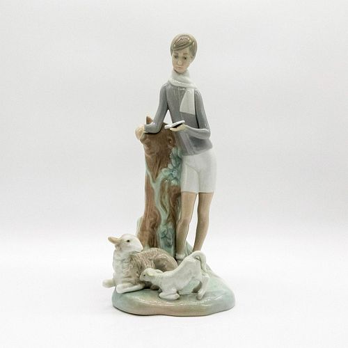 BOY WITH LAMBS 1004509 LLADRO 39667c