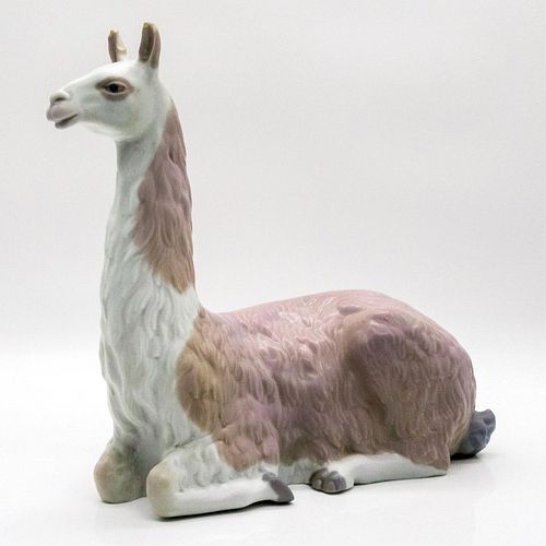 LLAMA RESTING 1004562 - LLADRO