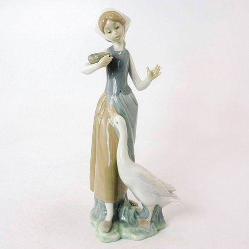 GIRL WITH DUCK 1001052 - LLADRO PORCELAIN