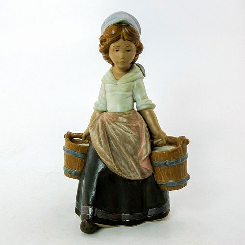 GIRL WITH TWO PAILS 1013512 LLADRO 396ad1