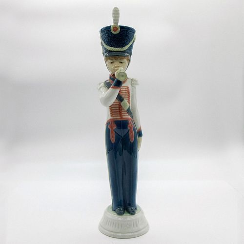 SOLDIER WITH CORNET 1001166 - LLADRO