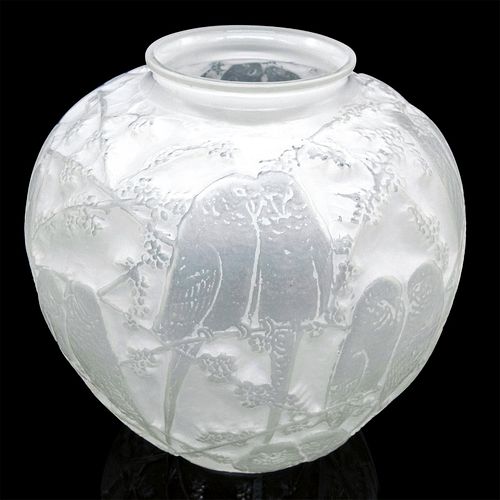 VINTAGE CONSOLIDATED PHOENIX GLASS VASE,