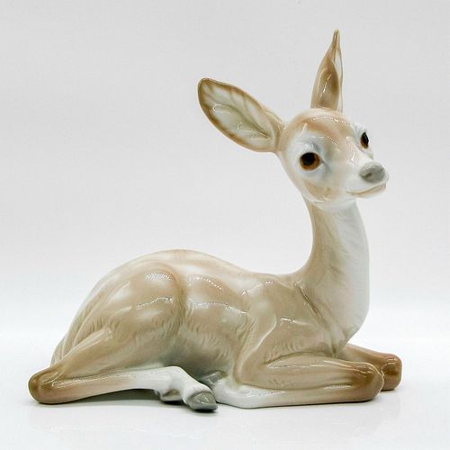 DEER SITTING 1001064 - LLADRO PORCELAIN