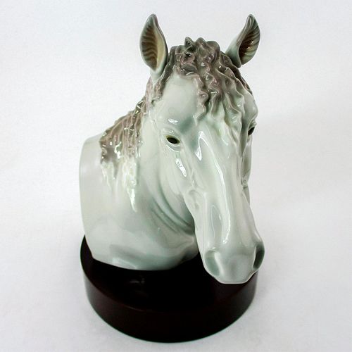 DERBY WINNER W BASE 1005544 LLADRO 396cda