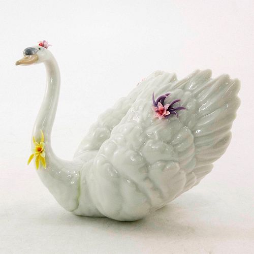WHITE SWAN WITH FLOWERS 1006499 - LLADRO
