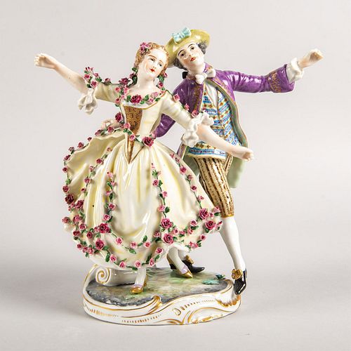 FIGURE GROUP OF DANCING COUPLEMaidens 39978d