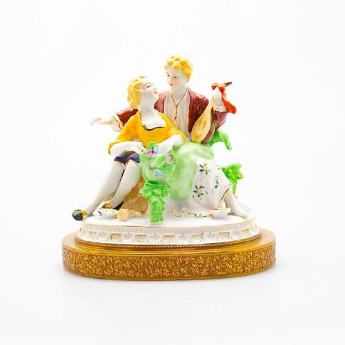 VINTAGE PORCELAIN FIGURE GROUP,