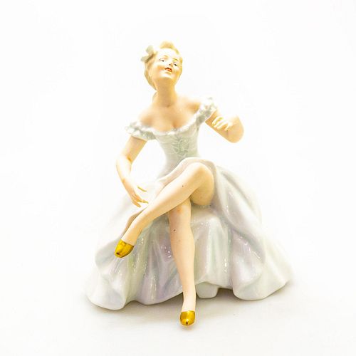 WALLENDORF PORCELAIN FIGURINE,