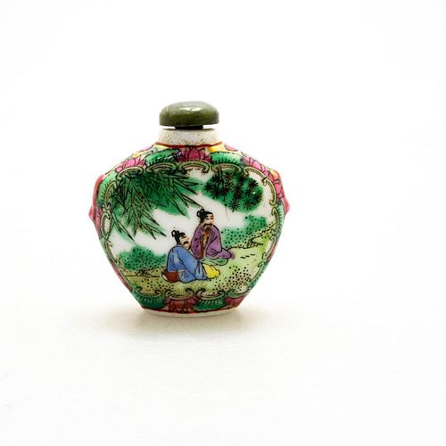 CHINESE VINTAGE FAMILLE ROSE SNUFF