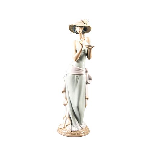 LLADRO FIGURINE TEA TIME 01005470High 399a63