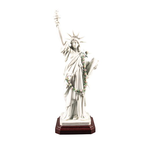 LLADRO FIGURINE, STATUE OF LIBERTY 01007563Lg