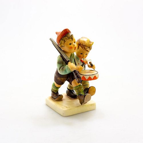 GOEBEL HUMMEL FIGURINE VOLUNTEERS 399af9