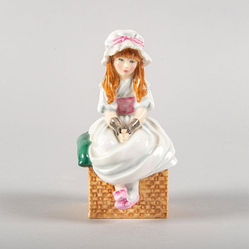 ROYAL DOULTON PROTOTYPE FIGURINEFeatures