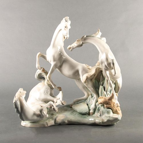 LLADRO LARGE FIGURAL GROUP SCULPTURE,