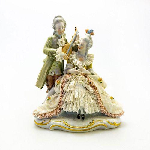 CARL SCHEIDIG LACE COUPLE FIGURINEPorcelain  399dbd