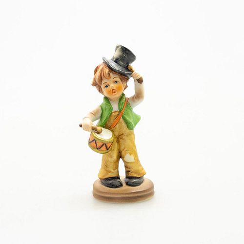 PORCELAIN FIGURINE LITTLE DRUMMER BOYHand