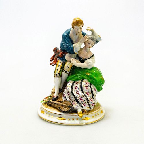 PORCELAIN FIGURAL GROUP, COURTING