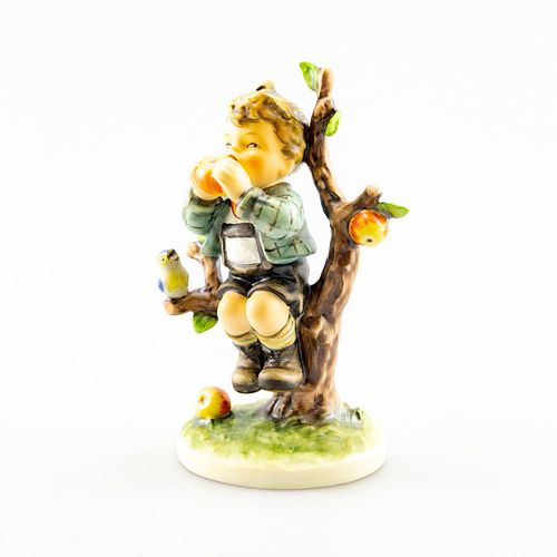 GOEBEL HUMMEL FIGURINE AN APPLE 39a0bc