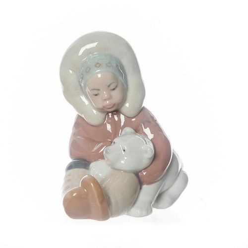 LLADRO FIGURINE, 1195 ESKIMO PLAYING