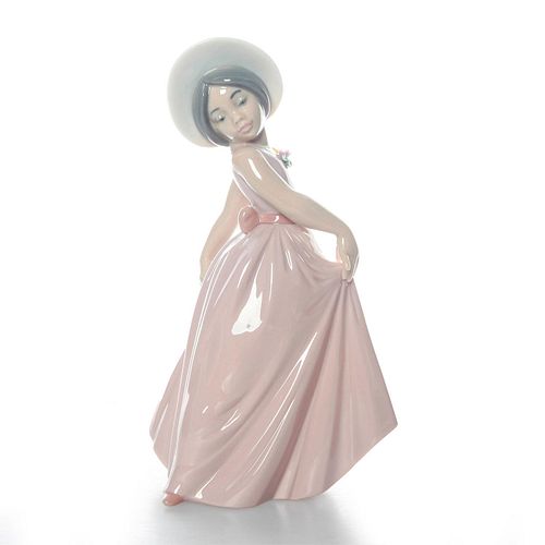 LLADRO FIGURINE, 6276 CHIQUITINA