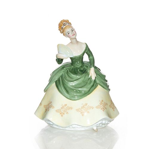 SOIREE HN2312 ROYAL DOULTON FIGURINEPeggy 39a2a0