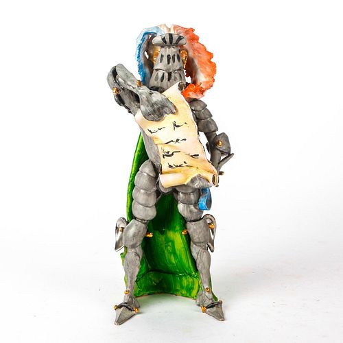 CERAMIC ARMORED SOLDIER READING