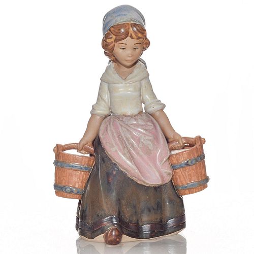 LLADRO FIGURINE, GIRL WITH PAILS