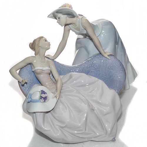 LLADRO FIGURINE DEBUTANTES 01005486Features 39a4b0