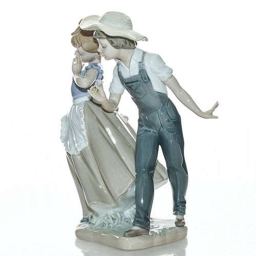 LLADRO FIGURINE LOVE IN BLOOM 39a4bf