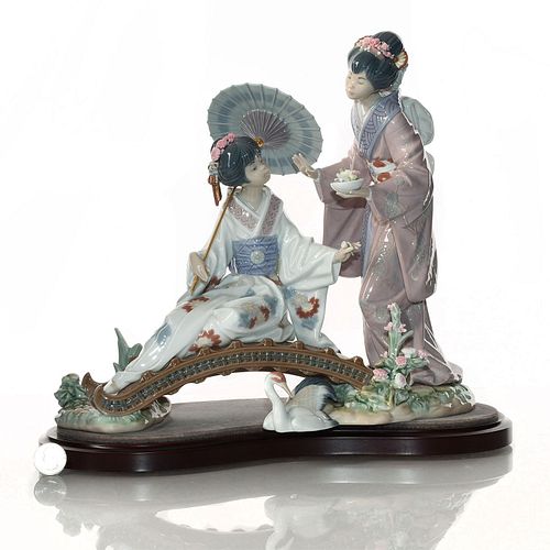 LLADRO PORCELAIN FIGURINE GROUP,