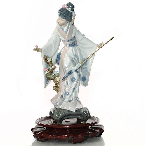 LLADRO PORCELAIN FIGURINE, A GEISHA