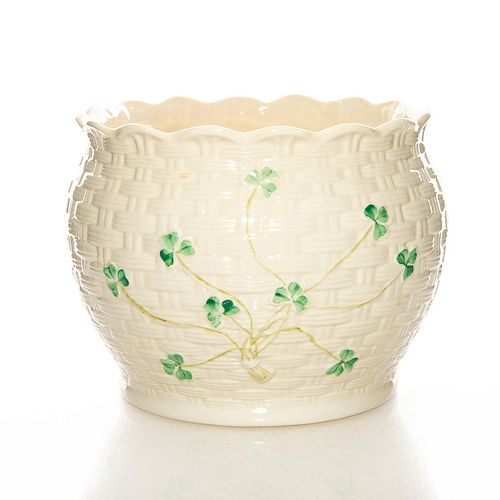 BELLEEK KYLEMORE PLANTER / CACHE