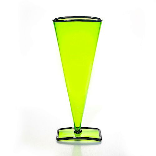 CONTEMPORARY ART GLASS VASELime