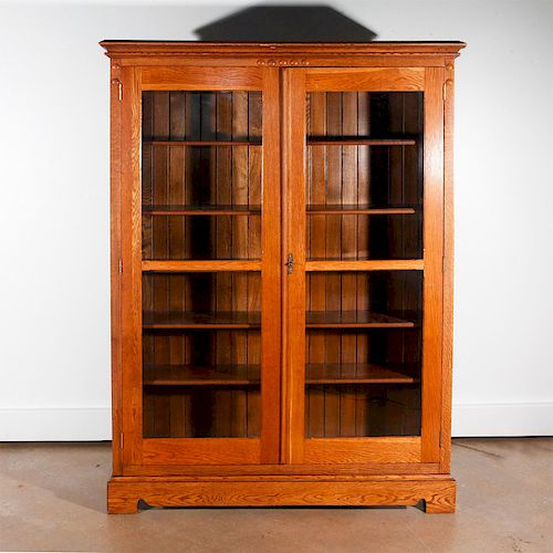 LARGE OAK VICTORIAN DISPLAY CURIO